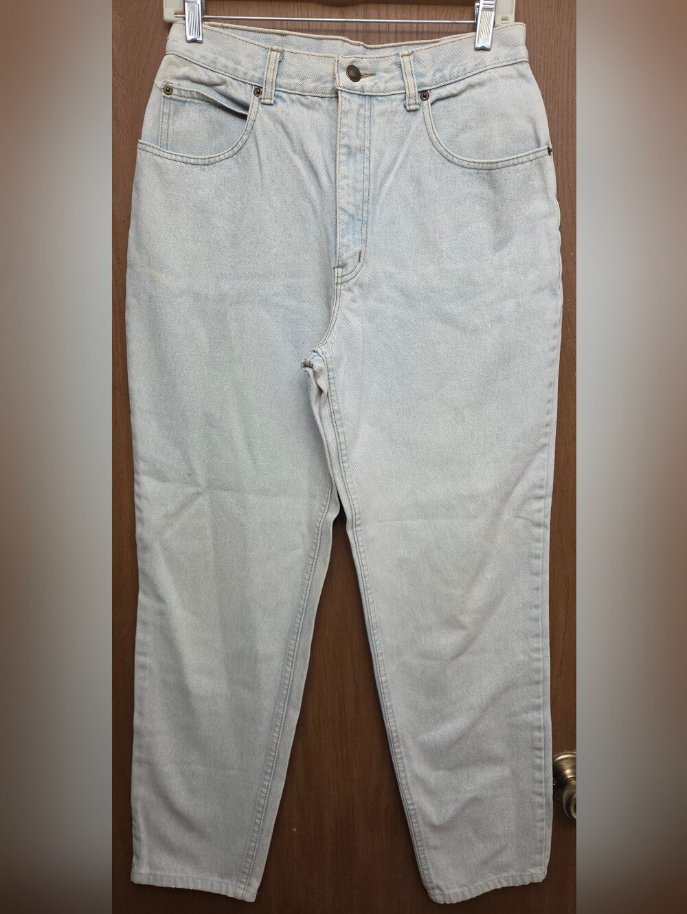 High-Rise Light Blue Women's Jeans — Classic Slim Fit